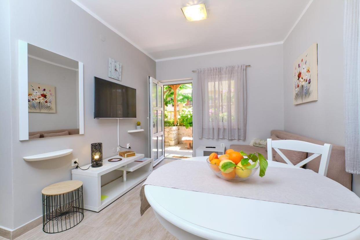 Apartments Enna Mali Lošinj Εξωτερικό φωτογραφία