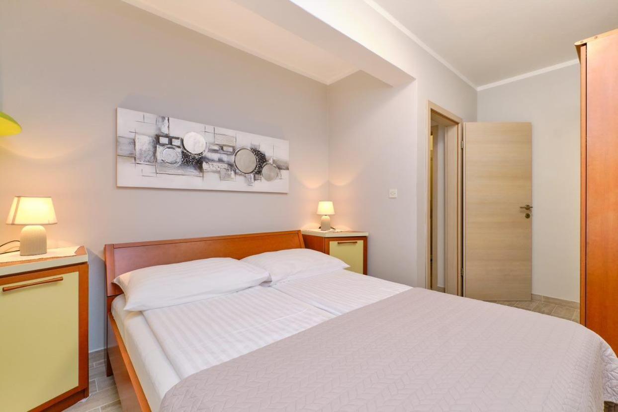 Apartments Enna Mali Lošinj Εξωτερικό φωτογραφία