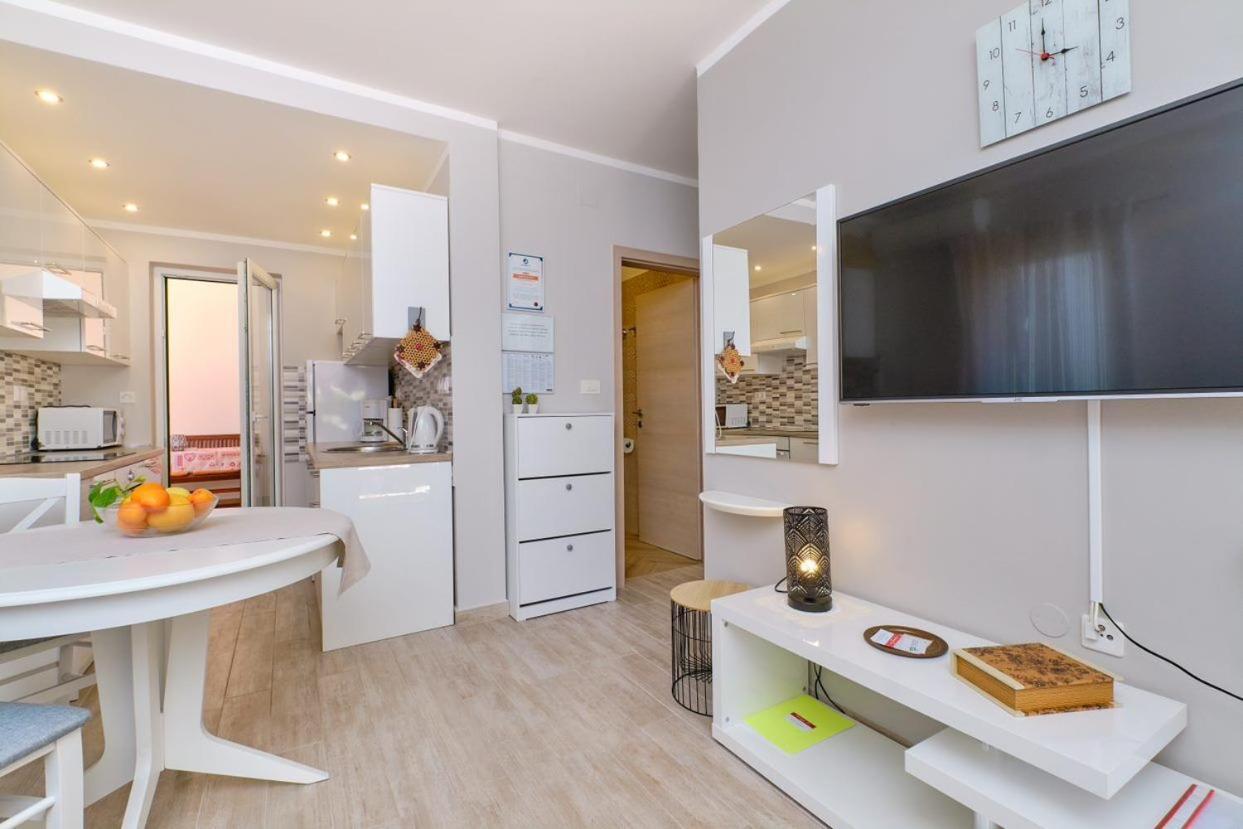 Apartments Enna Mali Lošinj Εξωτερικό φωτογραφία