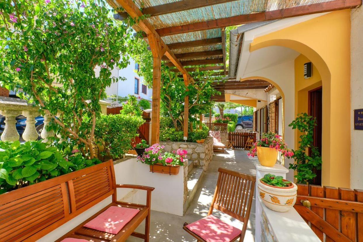 Apartments Enna Mali Lošinj Εξωτερικό φωτογραφία